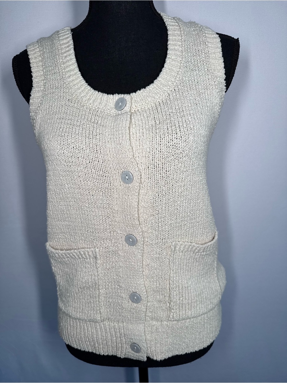 ❤️3/$30  Primark Cream Knit Sweater Vest Button Down with Pockets Size XS